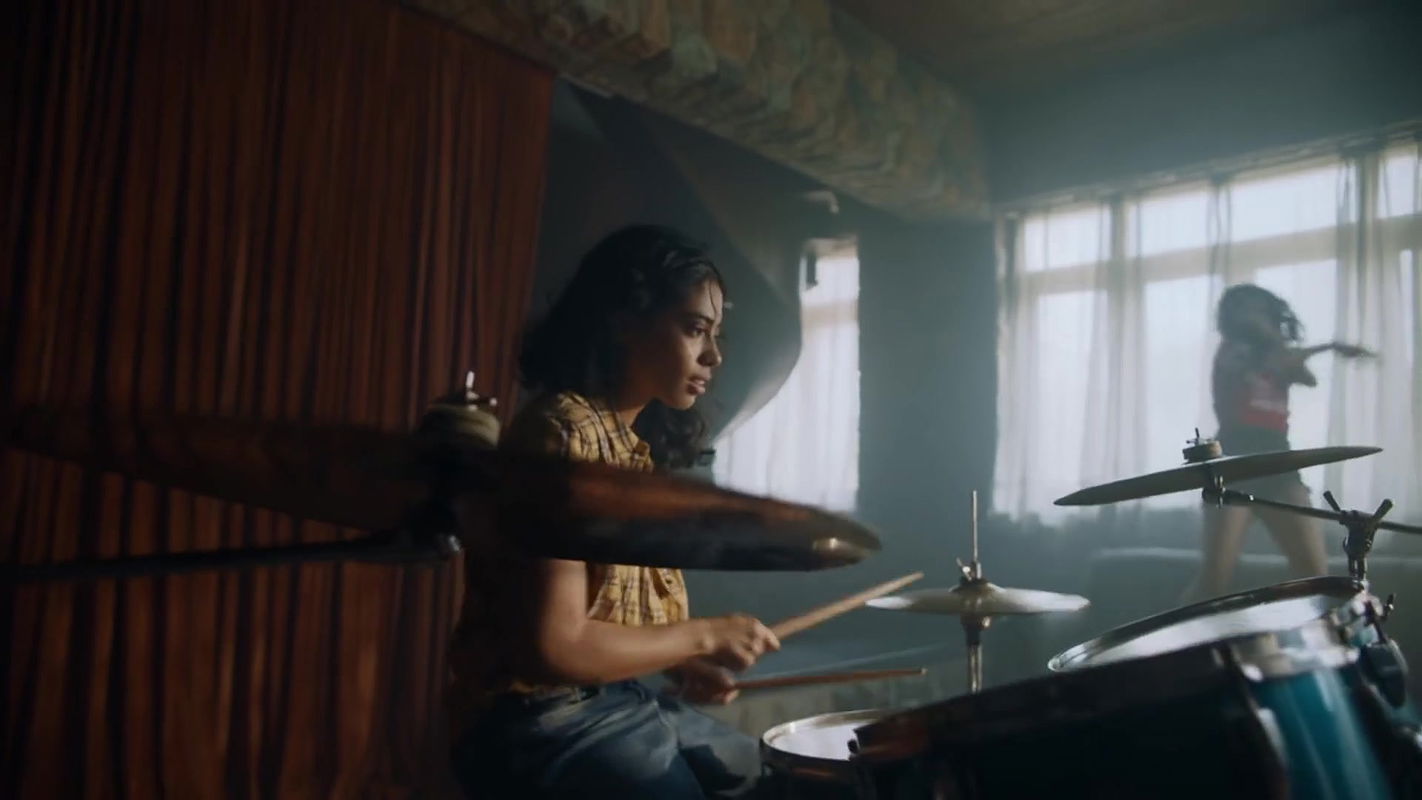 Deepika Latest Hot Ad.mkv