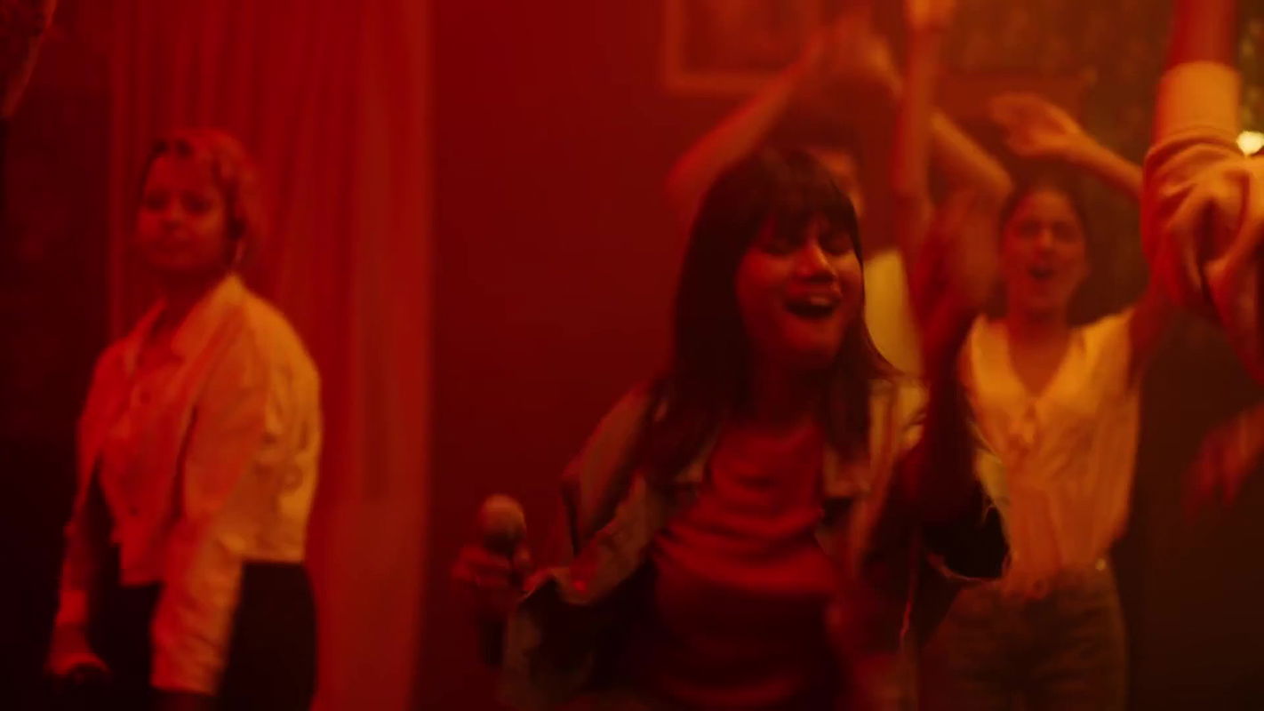 Deepika Latest Hot Ad.mkv