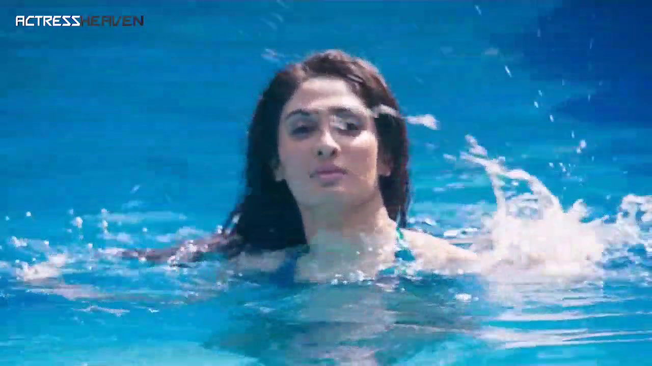 Deepthi sati cleavage