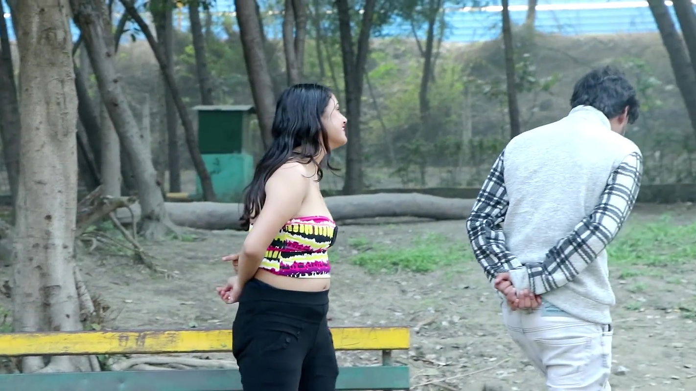 Delhi girlfriend having fun with boyfriend