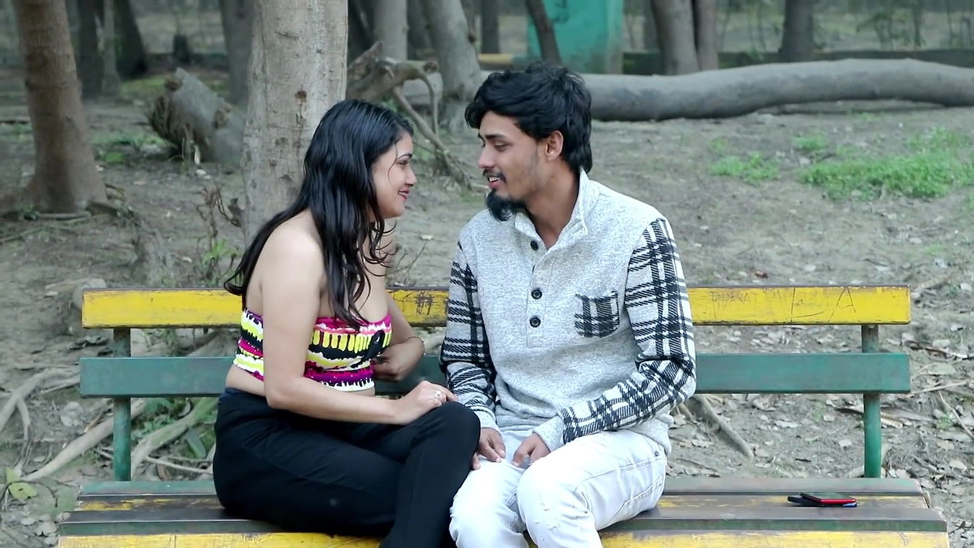 Delhi girlfriend having fun with boyfriend