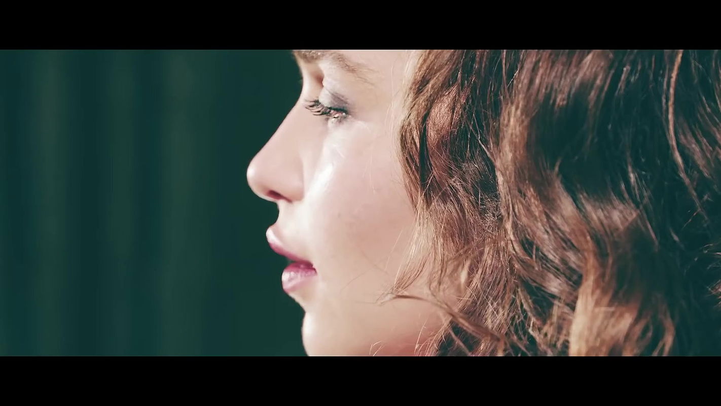 Emilia Clarke Sexiest Woman Alive 2015.mkv