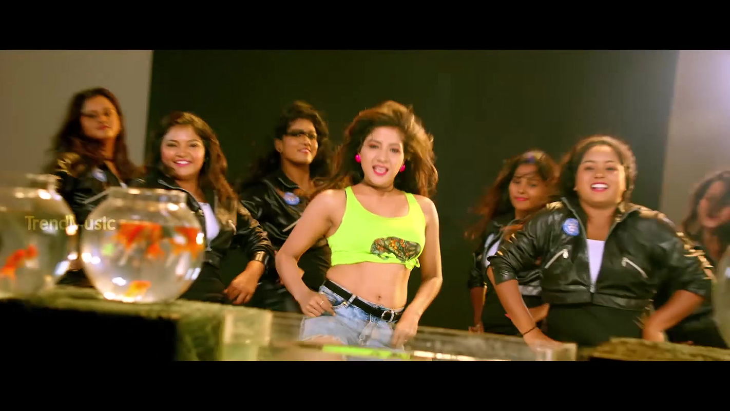 Hot SLOMO BOOBS, NAVEL, CLEAVAGE of Dimple Chopade, Ashwini, Sakshi Agarwal