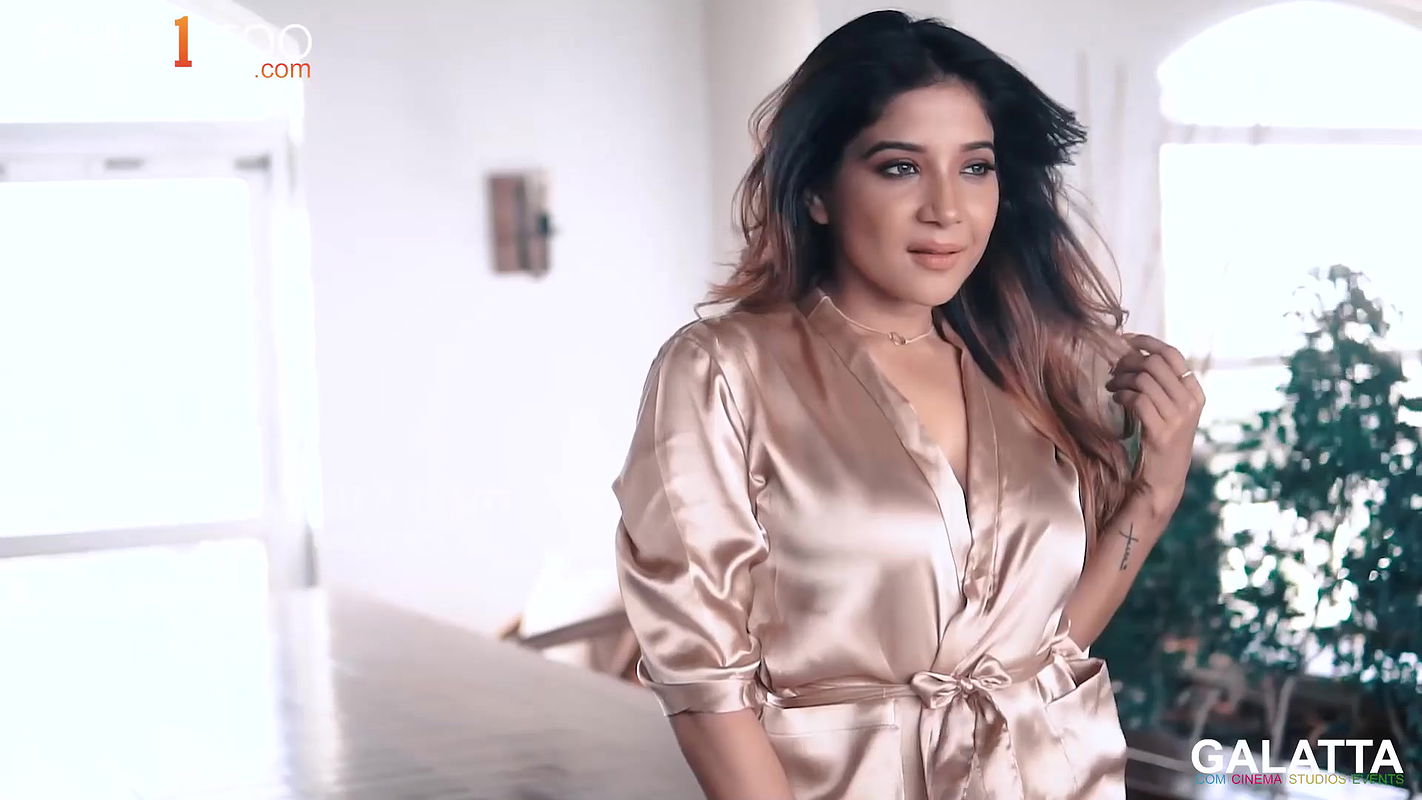 HOT_ Bigg Boss Sakshi Agarwals Photoshoot Raises The