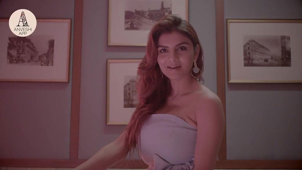 How To Kiss A Girl (Gandi Baat) – Anveshi Jain