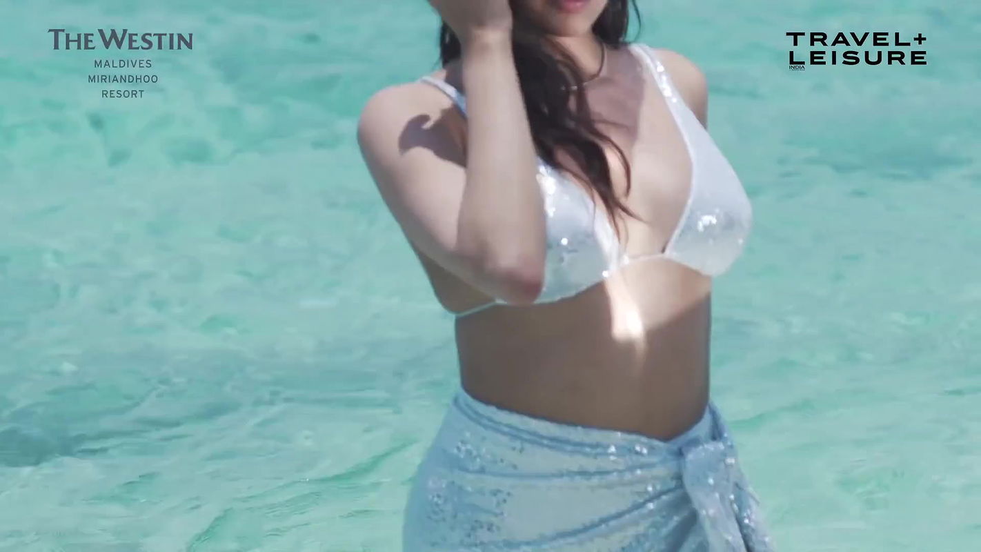 Janhvi Kapoor hot photoshoot BTS