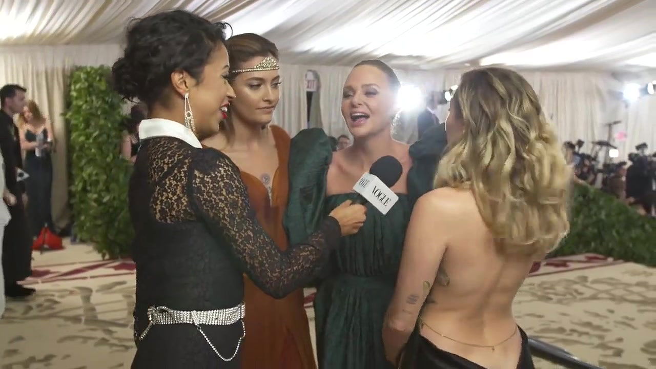 Miley Cyrus, Paris Jackson