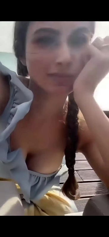 Mouni roy showing her hanging melons – shagworthy video