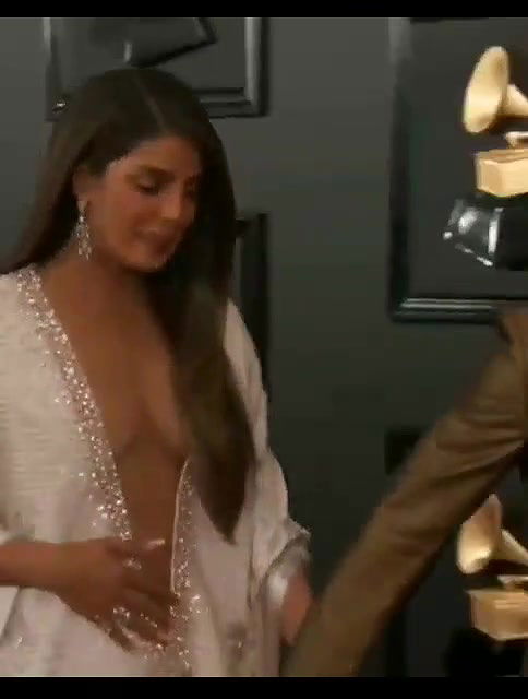 Priyanka Chopra Goes Super Hot BOLD