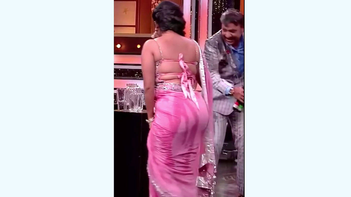 Saree Lover Shubha Poonja Big Back Show Stylish Saree Designs