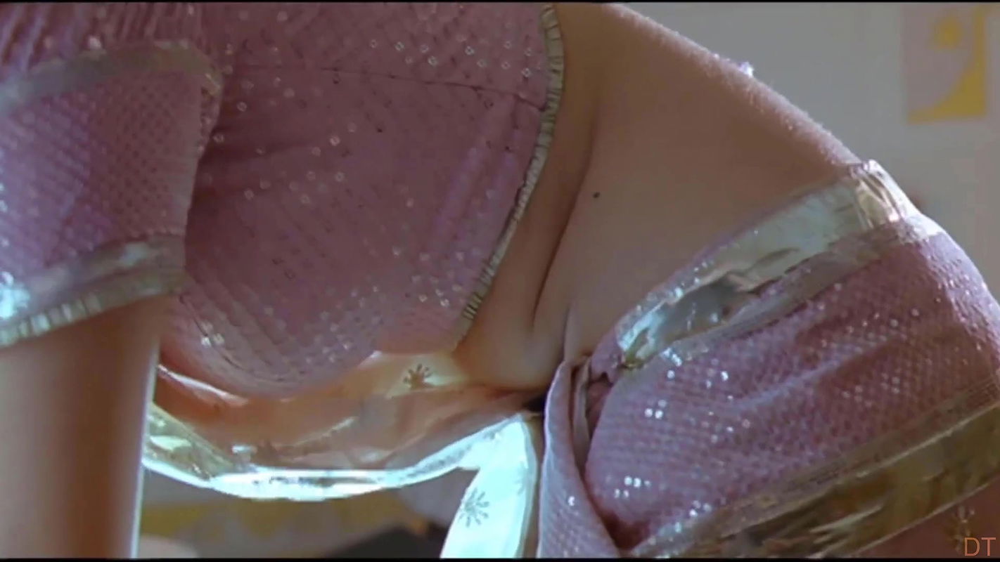 Tamanna Batia{Siruthai} Hot Navel Edit for Maturbation