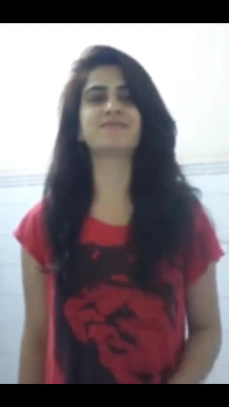 Beautiful Girl Showing Cute Boobs With Clear Hindi Audio Saying