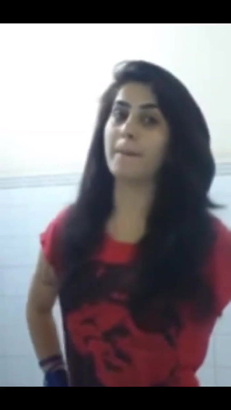 Beautiful Girl Showing Cute Boobs With Clear Hindi Audio Saying