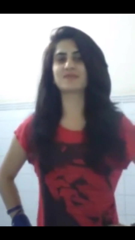 Beautiful Girl Showing Cute Boobs With Clear Hindi Audio Saying
