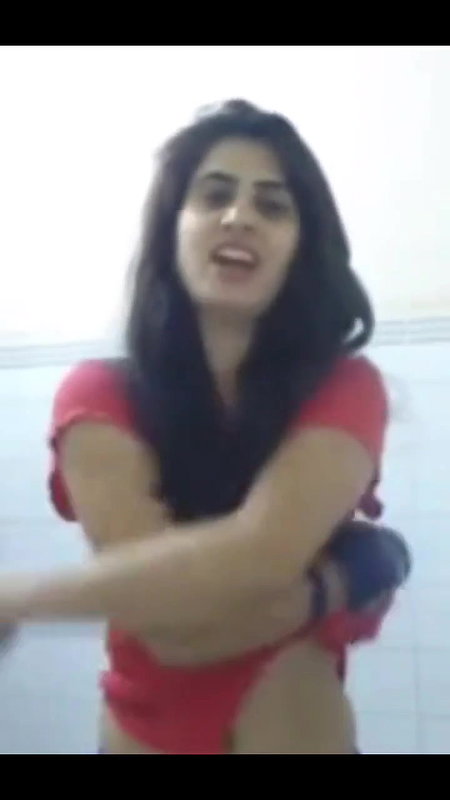 Beautiful Girl Showing Cute Boobs With Clear Hindi Audio Saying