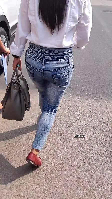 ass cheeks in slow motion