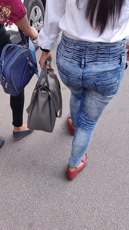 ass cheeks in slow motion