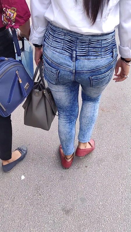 ass cheeks in slow motion