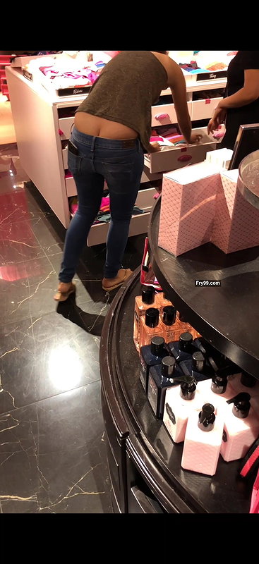 Ass crack in store