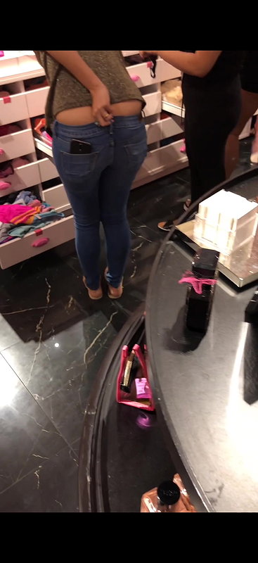 Ass crack in store