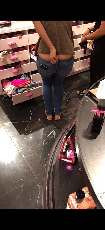 Ass crack in store