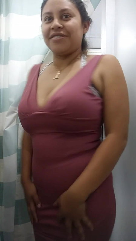 Babe’s Heavy Boobs captured by hidden cam in trial room