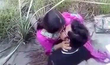 banglore lovers romance in outdoor secretly recorded by unknown guy