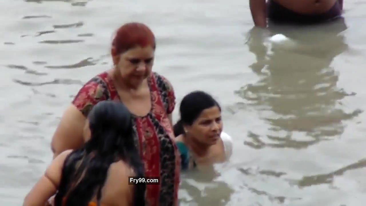 bath in ganga river 2