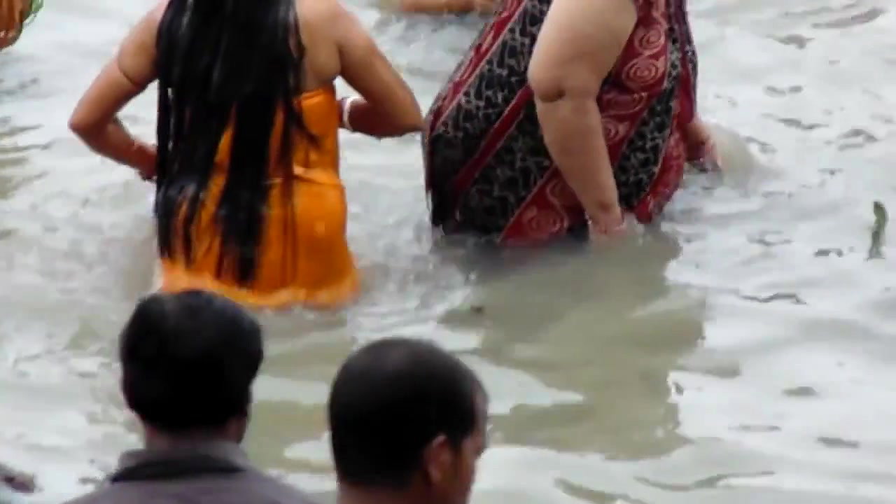bath in ganga river 2