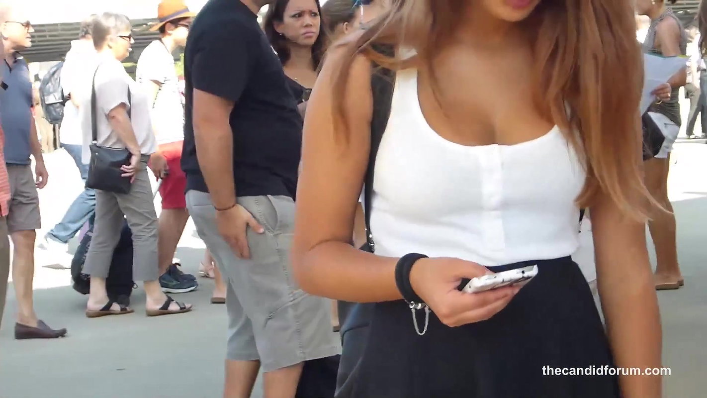 Beautiful babe huge round boobs show while bending