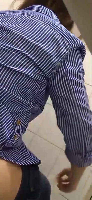 beautiful-pissing-full-nude-ass-capture-in-hid