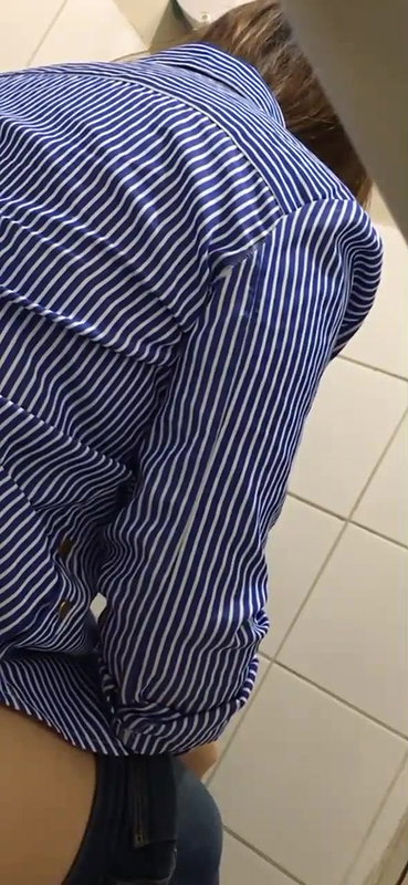 beautiful-pissing-full-nude-ass-capture-in-hid