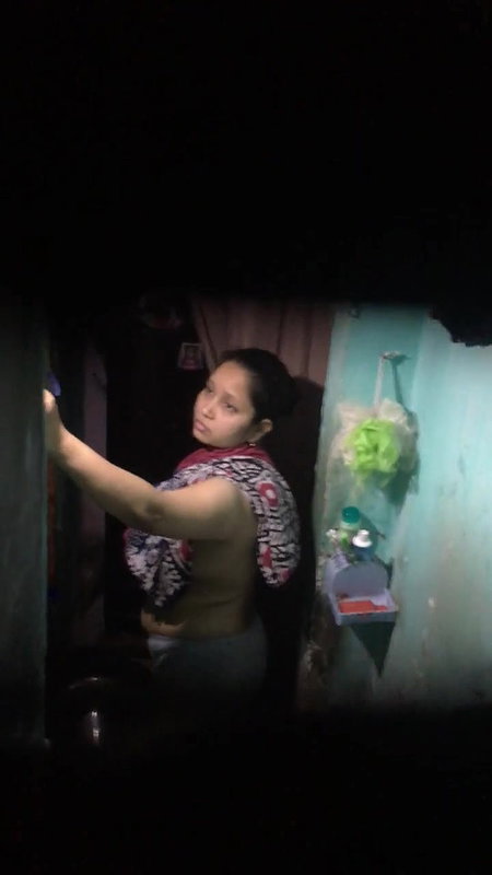 bhabhi-nude-mms-captured-in-changing-room