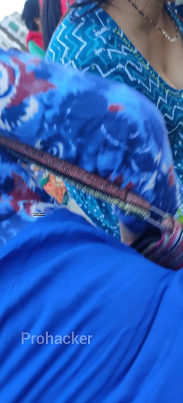 Blue suit bhabhi dip cleavage Part 1