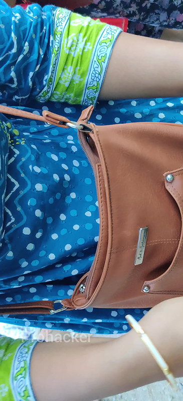 Blue suit bhabhi dip cleavage Part 1