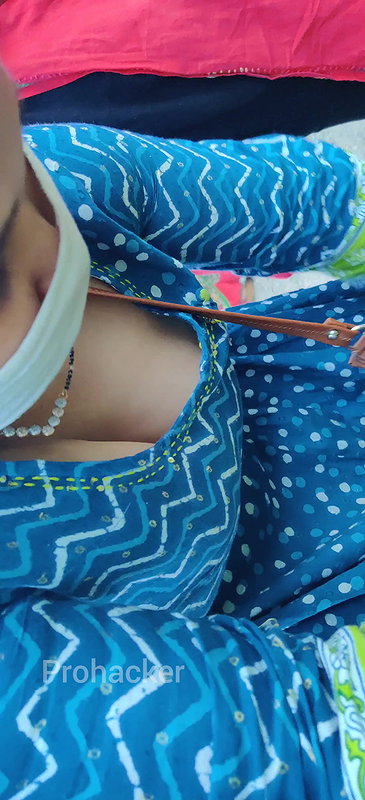 Blue suit bhabhi dip cleavage Part 1