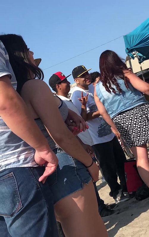 Chubby babe hot boobs and thighs show