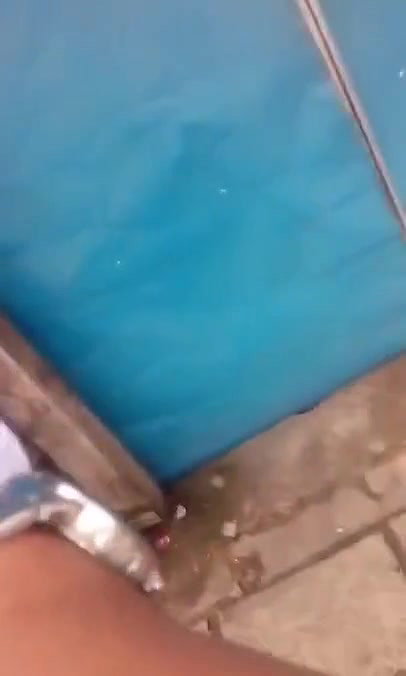 Desi Aunty Jiggling Ass Walk In Saree