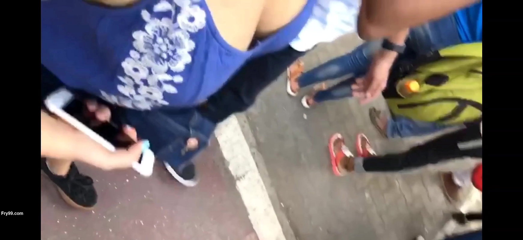 Desi babe cleavage and boob capture from top