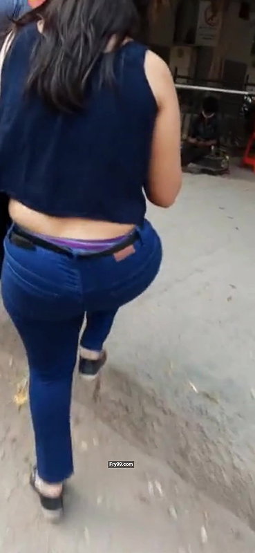 Desi babe huge ass closeup and purple panty show