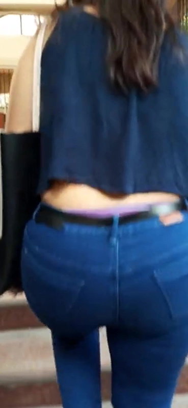 Desi babe huge ass closeup and purple panty show