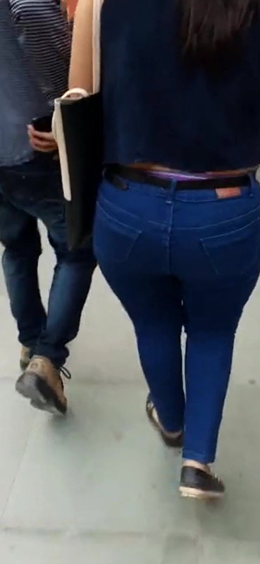 Desi babe huge ass closeup and purple panty show