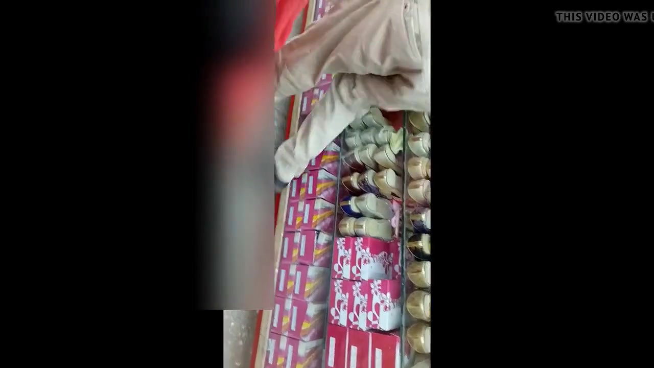 Desi babe huge cleavage show in the shoe store