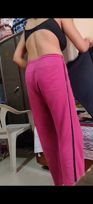 Desi babe in black bra