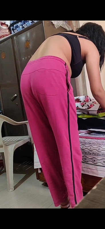 Desi babe in black bra