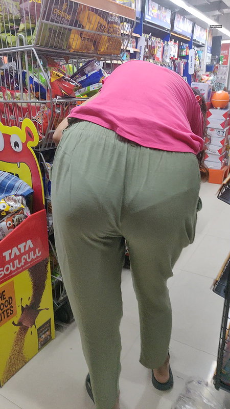 Desi girl ass close up- panty shape visible clearly