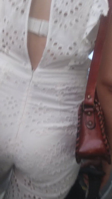 Desi girl back split white bra peek