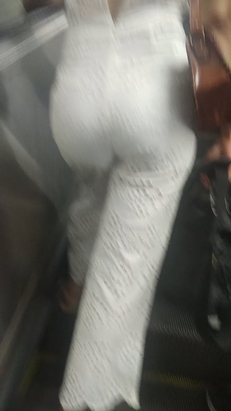 Desi girl back split white bra peek