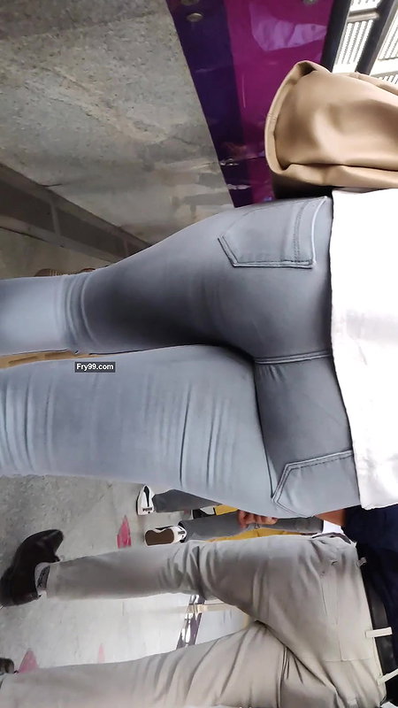 Desi girl big Ass cheeks swinging in slow motion