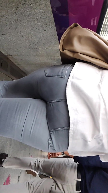 Desi girl big Ass cheeks swinging in slow motion